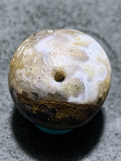 精美原皮风化纹战国红玛瑙亚光雕刻缘字随形2.0珠一颗！ 精美原皮风化纹战国红玛瑙亚光雕刻缘字随形2.0珠一颗！