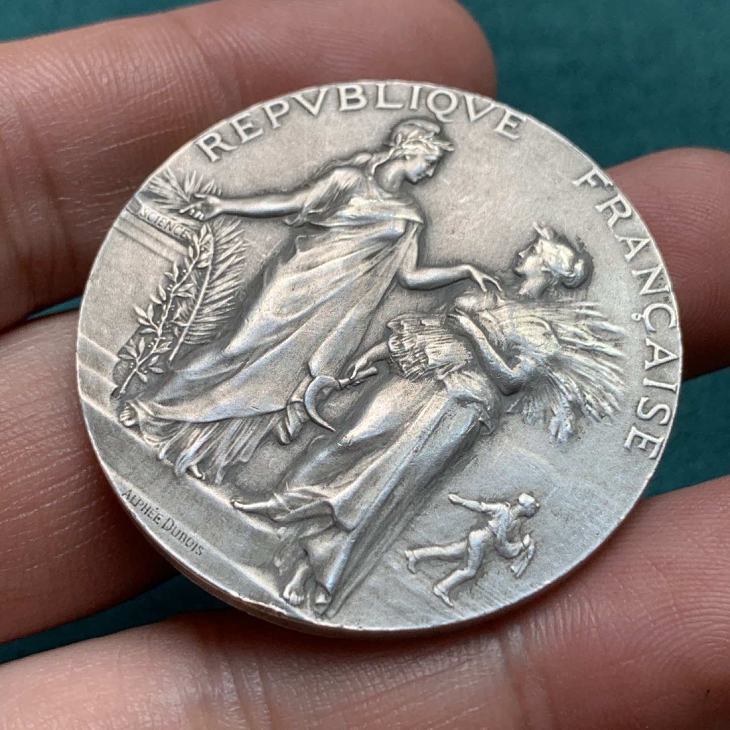 《竞宝斋》第172场-周日，周一2场 (全场包邮) 法国 1926 丰收女神 银章 41mm 37.7克