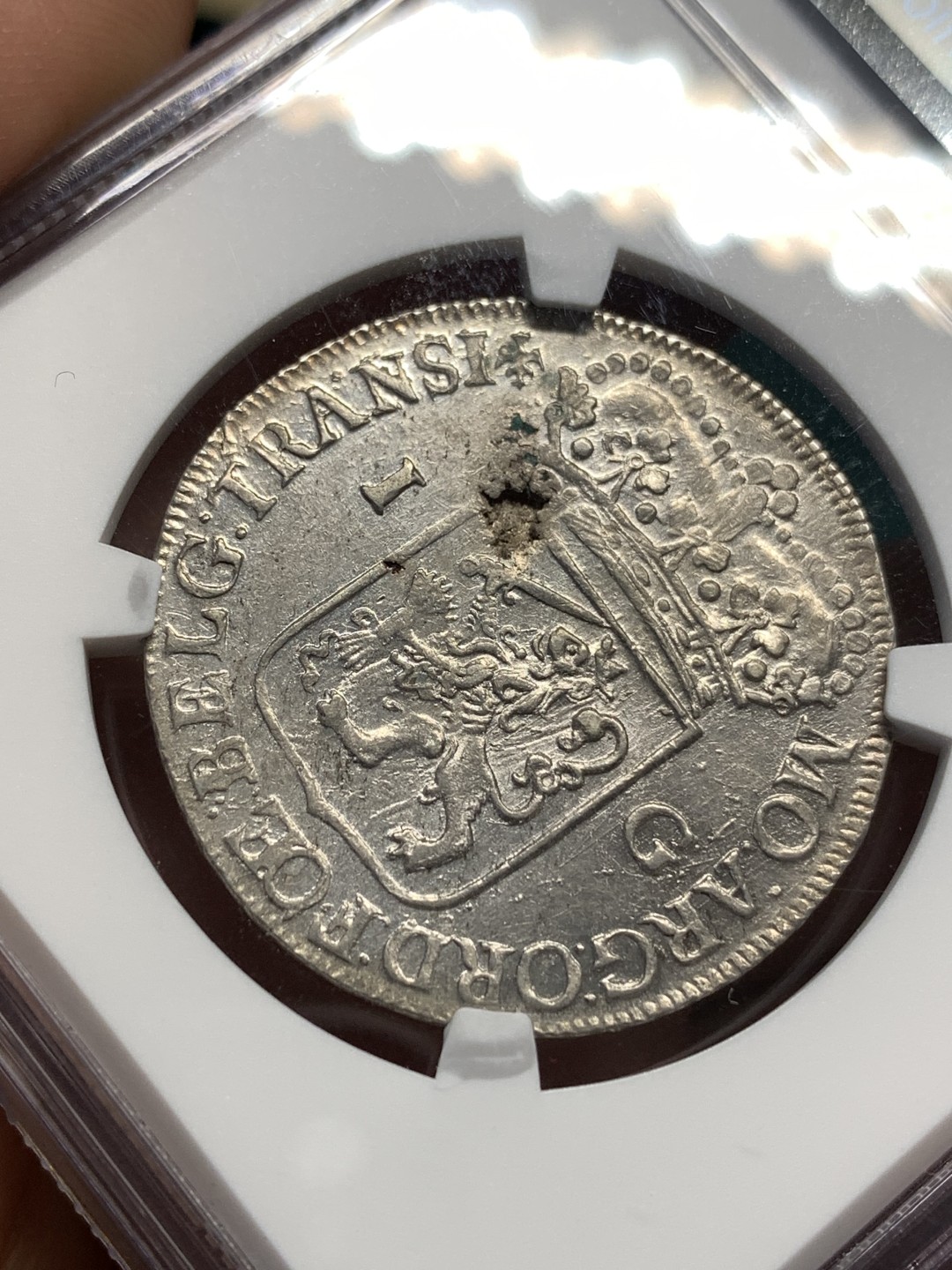 《竞宝斋》第172场-周日，周一2场 (全场包邮) NGC AU55  荷兰上艾瑟尔省 1763 1盾银币 女站神较少的一个省 N仅1枚更高分，币身有铸缺，细节低评