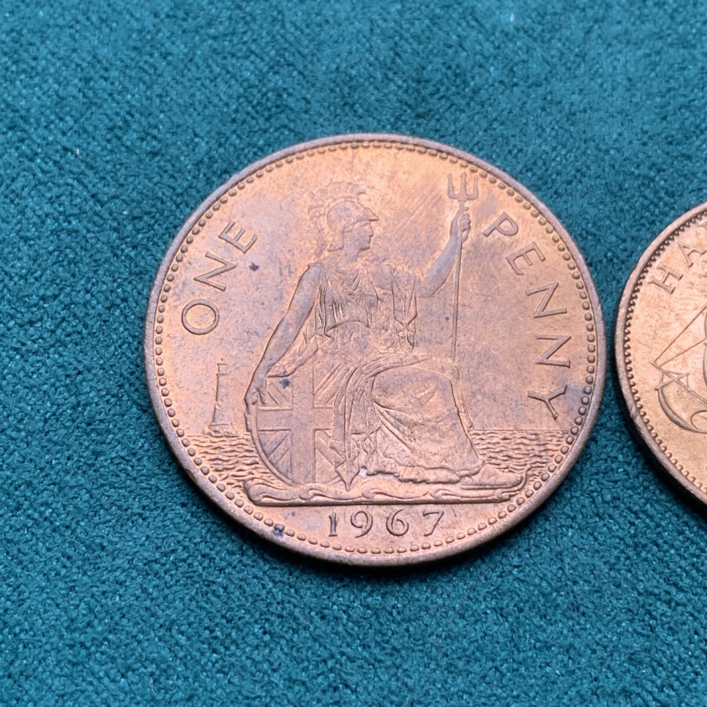 《竞宝斋》第172场-周日，周一2场 (全场包邮) 1967年英国伊丽莎白女王1便士半便士铜币两枚，UNC品相 光好