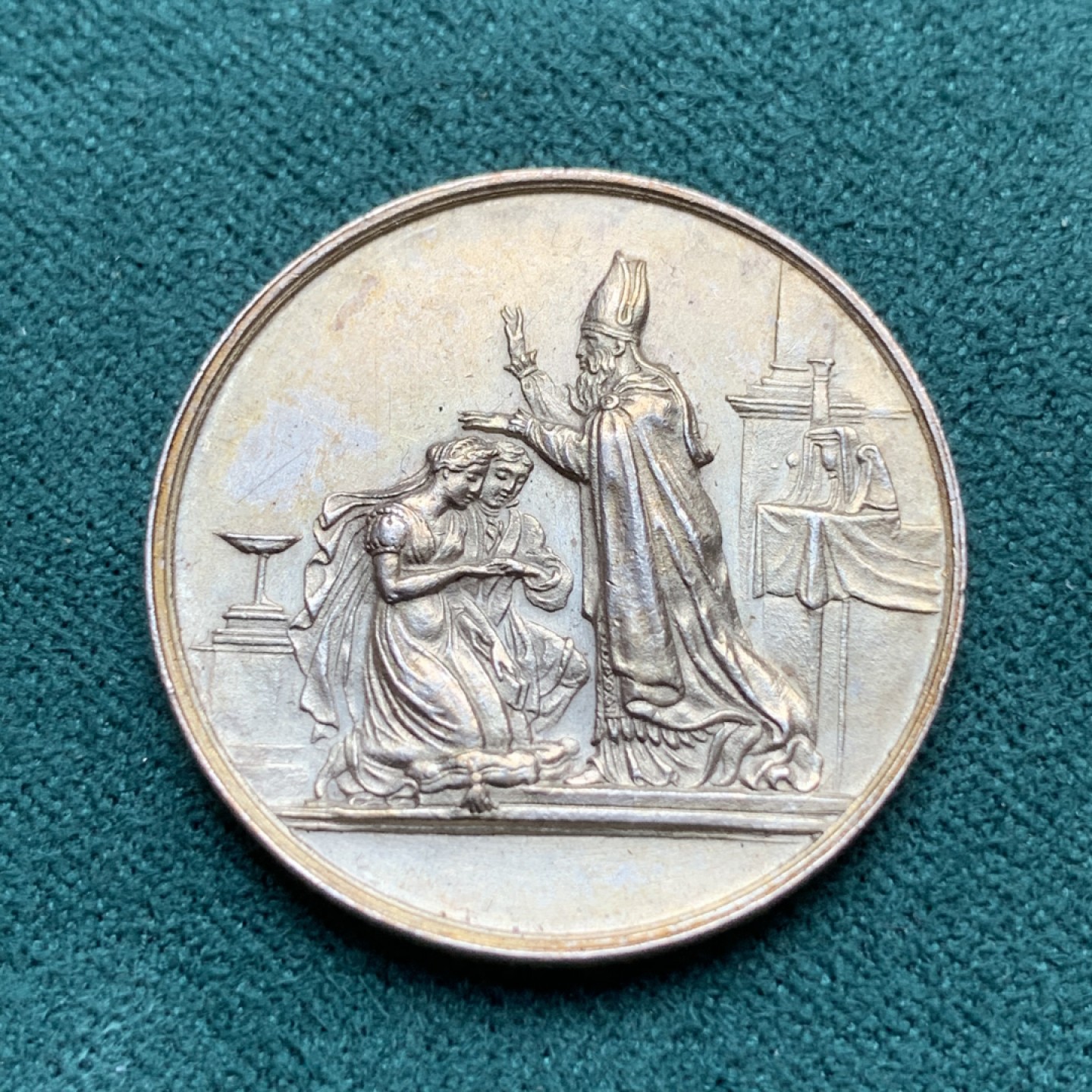 《竞宝斋》第172场-周日，周一2场 (全场包邮) 法国结婚纪念银章 直径：28mm 重量：10.2g  边铭：蜜蜂加银标