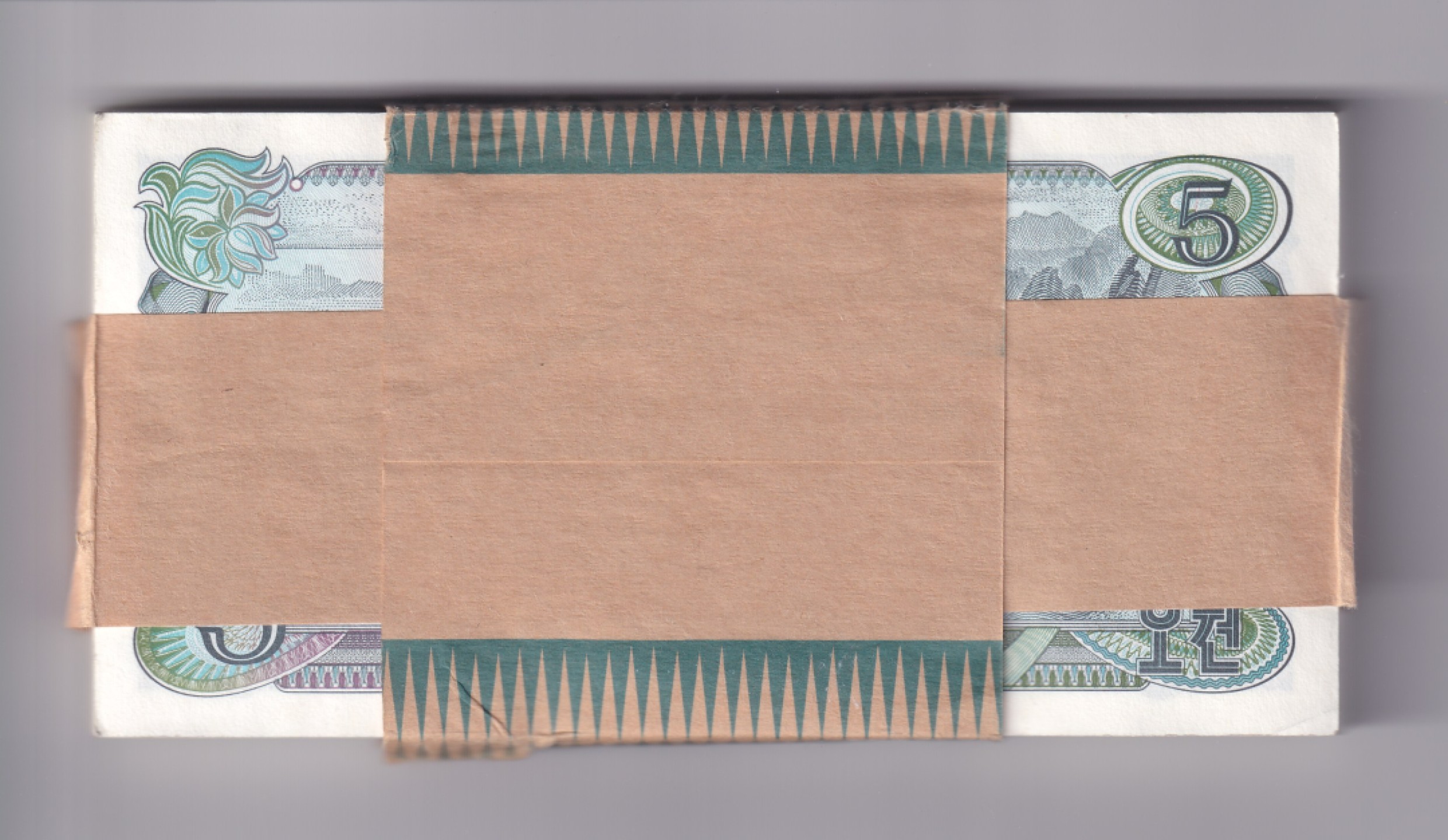 草稿银行第五期国内外钞票拍卖 朝鲜1978年5圆券 红色戳 社会主义国家旅客外汇券 原刀100张连号  全新原票 序列号264901-265000