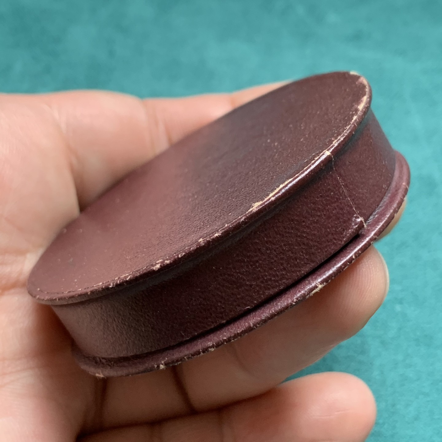 《竞宝斋》第172场-周日，周一2场 (全场包邮) 1945年 法国天使斩杀恶魔镀银大铜章，背面是自由十字架，五彩包浆，带原盒非常稀少 69.5克 50mm