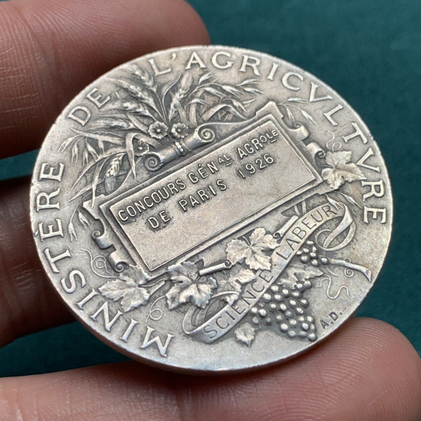 《竞宝斋》第172场-周日，周一2场 (全场包邮) 法国 1926 丰收女神 银章 41mm 37.7克