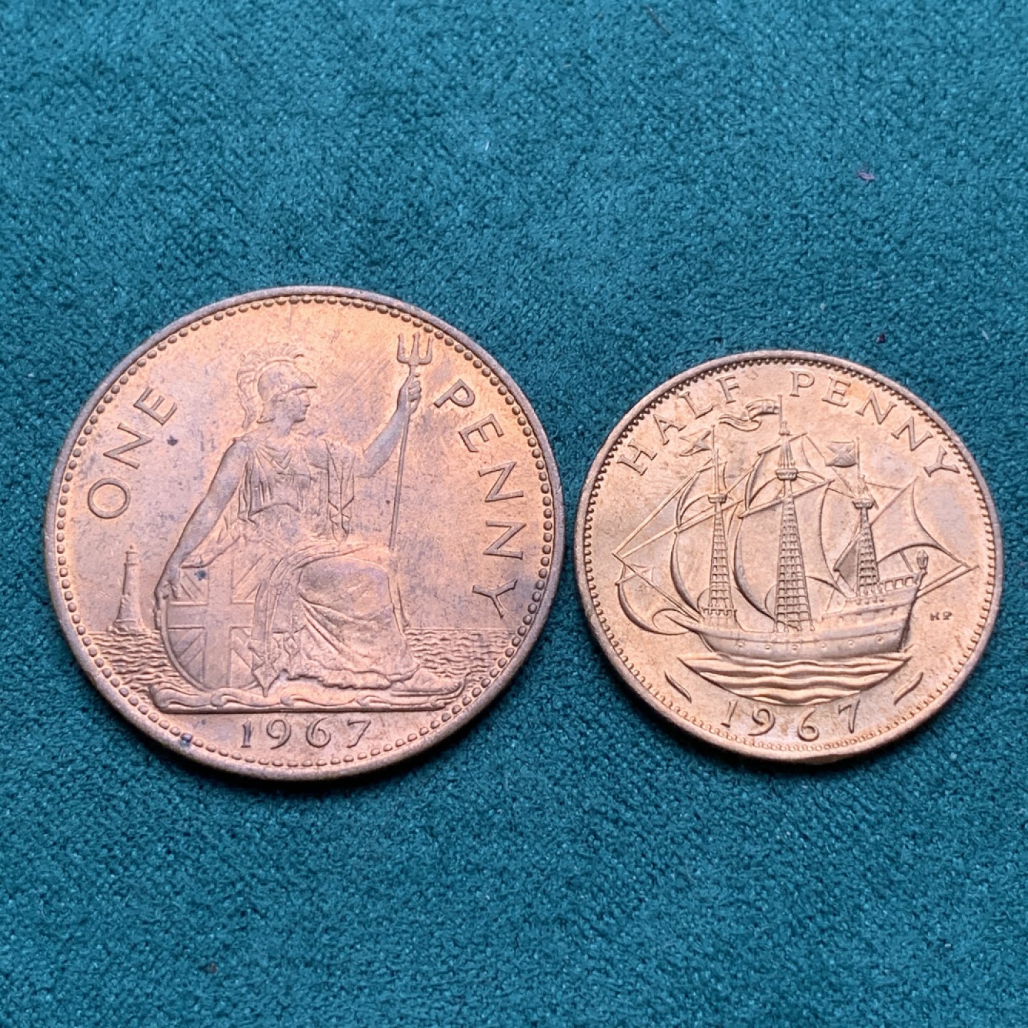 《竞宝斋》第172场-周日，周一2场 (全场包邮) 1967年英国伊丽莎白女王1便士半便士铜币两枚，UNC品相 光好