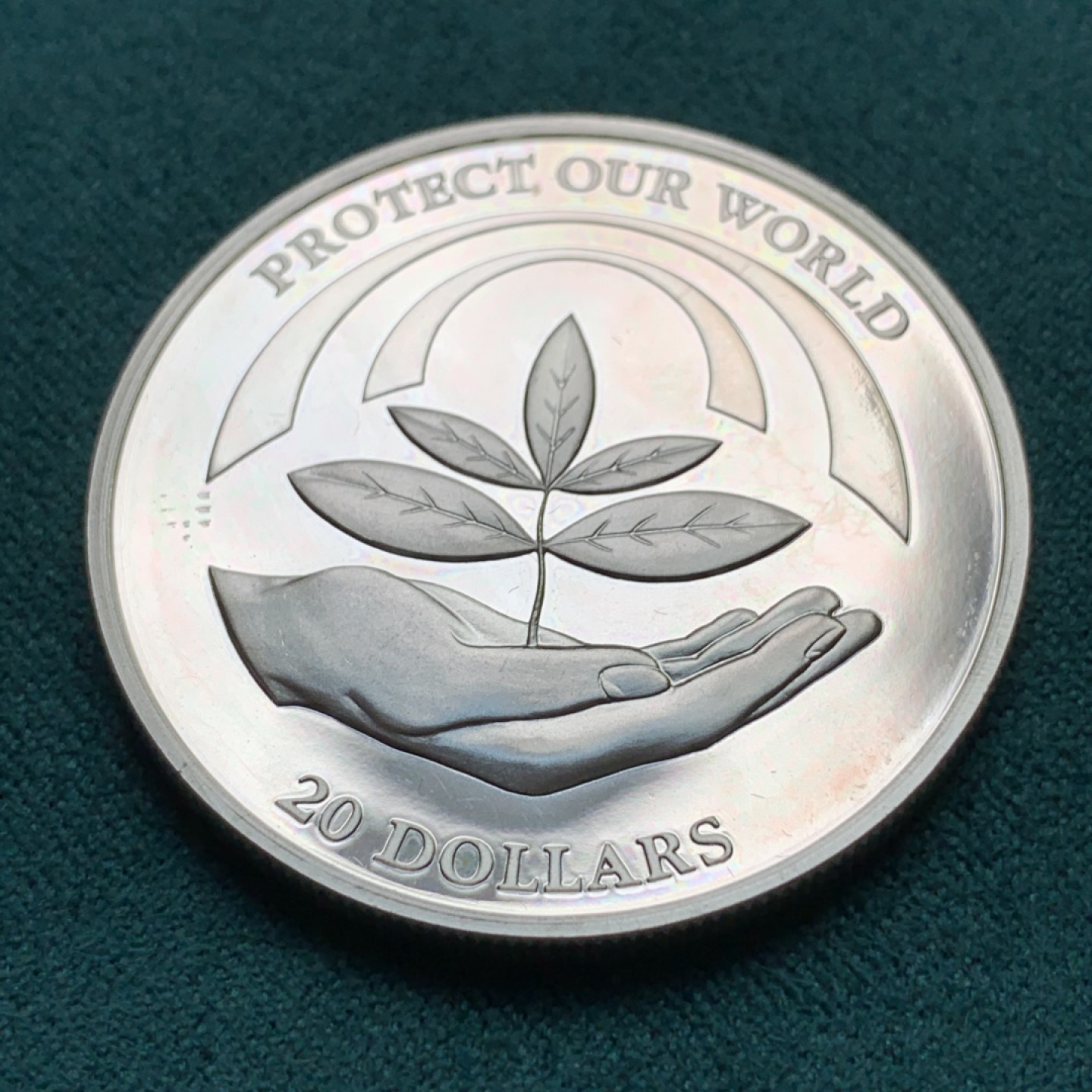 《竞宝斋》第172场-周日，周一2场 (全场包邮) 纽埃1993年保护地球呵护树苗20元精制银币，外网现代币近期热门小品种