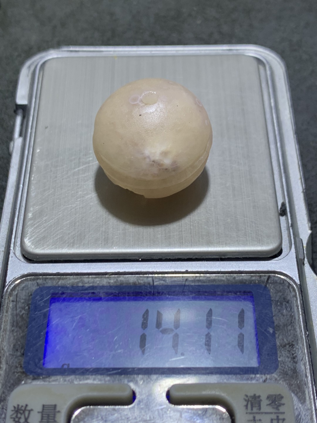精美亚光满冰飘天眼纹战国红玛瑙手工雕刻铃铛珠一颗！