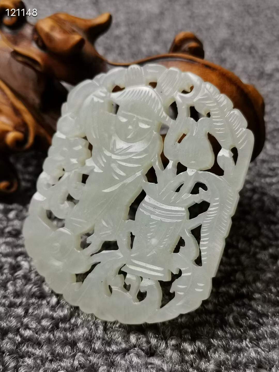 老和田玉白玉玉佩 镂空雕刻人物 玉质温润洁白