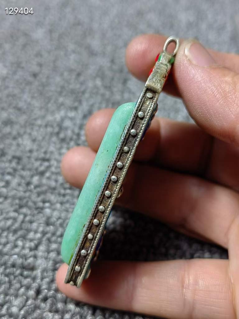 老银烧蓝镶嵌翡翠牌