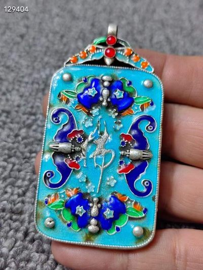 老银烧蓝镶嵌翡翠牌 老银烧蓝镶嵌翡翠牌