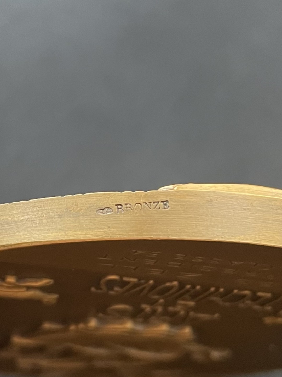 欧洲章牌-拍卖第24场 1937年法国巴黎世博会大铜章  直径：77 mm