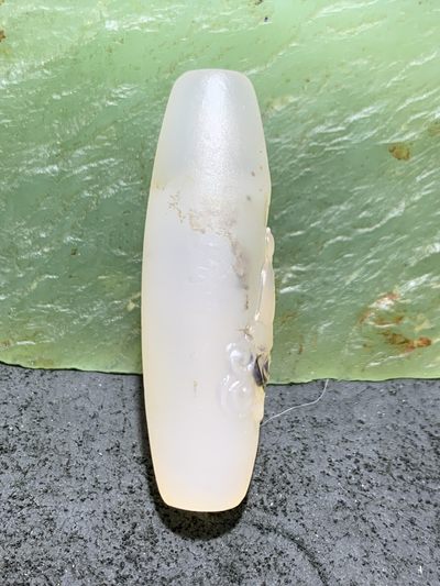 精美高玉化亚光海洋玉髓手工俏色巧雕无相佛意境大桶珠一个！ 精美高玉化亚光海洋玉髓手工俏色巧雕无相佛意境大桶珠一个！