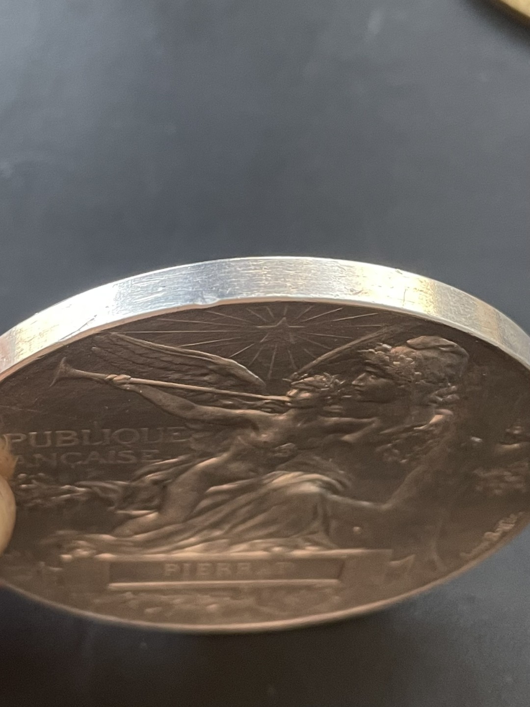 欧洲章牌-拍卖第24场 L.Bottée～1889年法国巴黎世博会镀银大铜章 直径：63mm