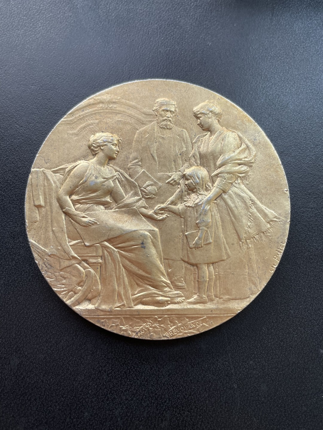 欧洲章牌-拍卖第24场 CH.Pillet～法国罗克鲁瓦储蓄银行镀金大银章 直径：63 mm ，119.6 g