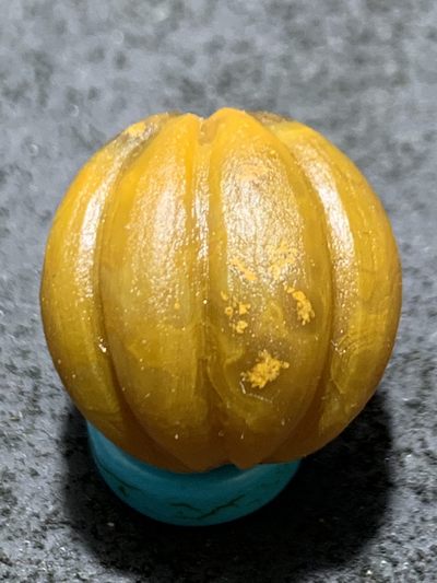 精美亚光草花纹战国红玛瑙手工雕刻瓜珠一颗！ 精美亚光草花纹战国红玛瑙手工雕刻瓜珠一颗！