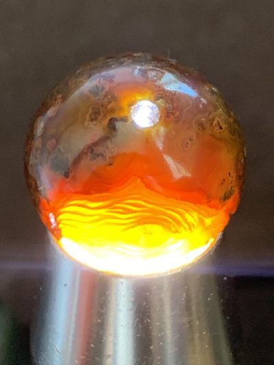 精美亚光原皮草花纹战国红玛瑙手工俏色巧雕鹰珠子一颗！ 精美亚光原皮草花纹战国红玛瑙手工俏色巧雕鹰珠子一颗！