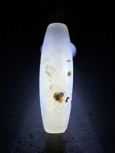 精美高玉化亚光海洋玉髓手工俏色巧雕无相佛意境大桶珠一个！ 精美高玉化亚光海洋玉髓手工俏色巧雕无相佛意境大桶珠一个！