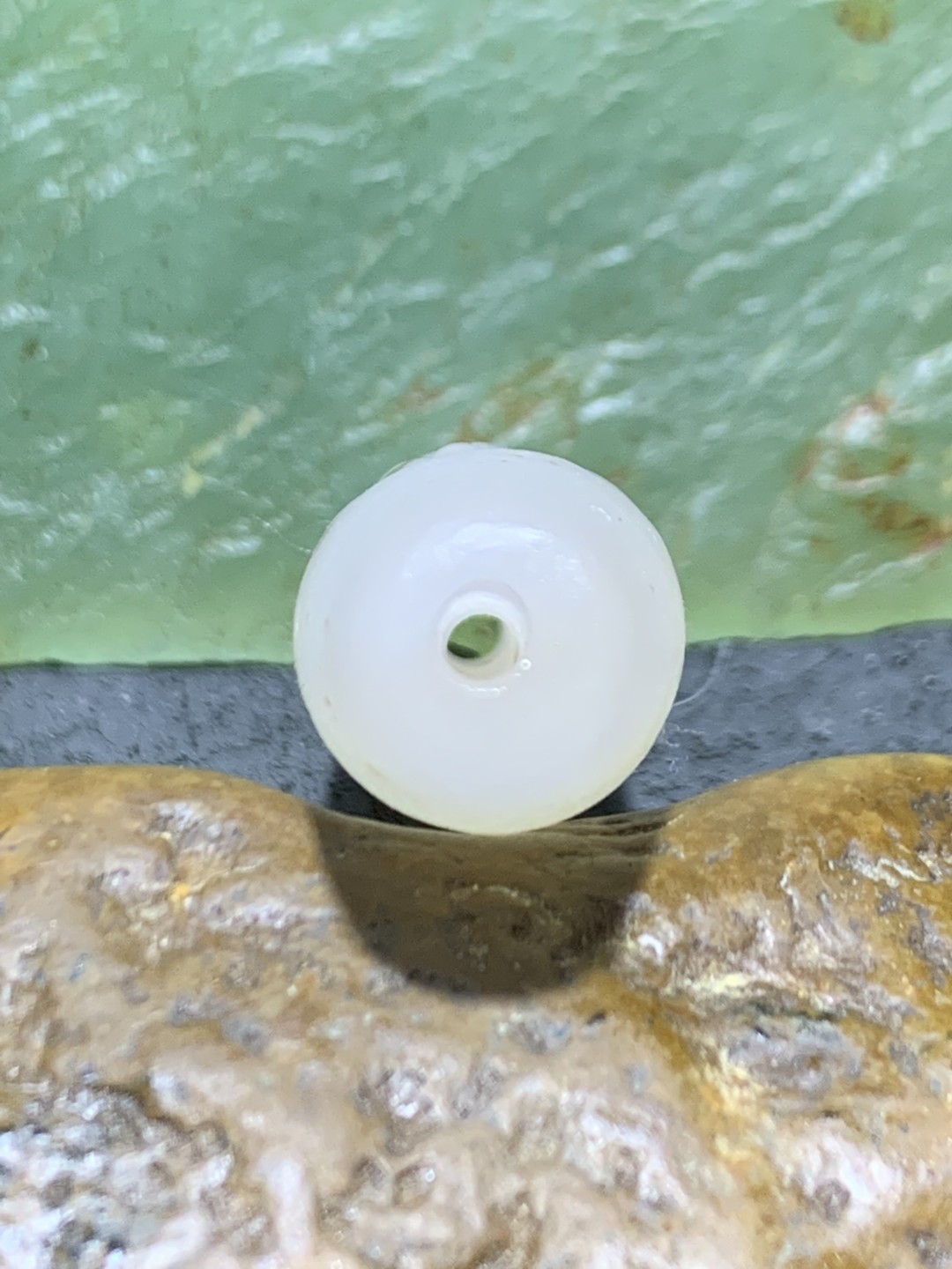 精美高玉化亚光海洋玉髓手工俏色巧雕无相佛意境大桶珠一个！