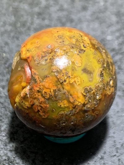 精美亚光原皮草花纹战国红玛瑙手工俏色巧雕鹰珠子一颗！ 精美亚光原皮草花纹战国红玛瑙手工俏色巧雕鹰珠子一颗！