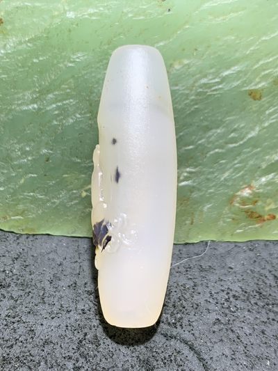 精美高玉化亚光海洋玉髓手工俏色巧雕无相佛意境大桶珠一个！ 精美高玉化亚光海洋玉髓手工俏色巧雕无相佛意境大桶珠一个！