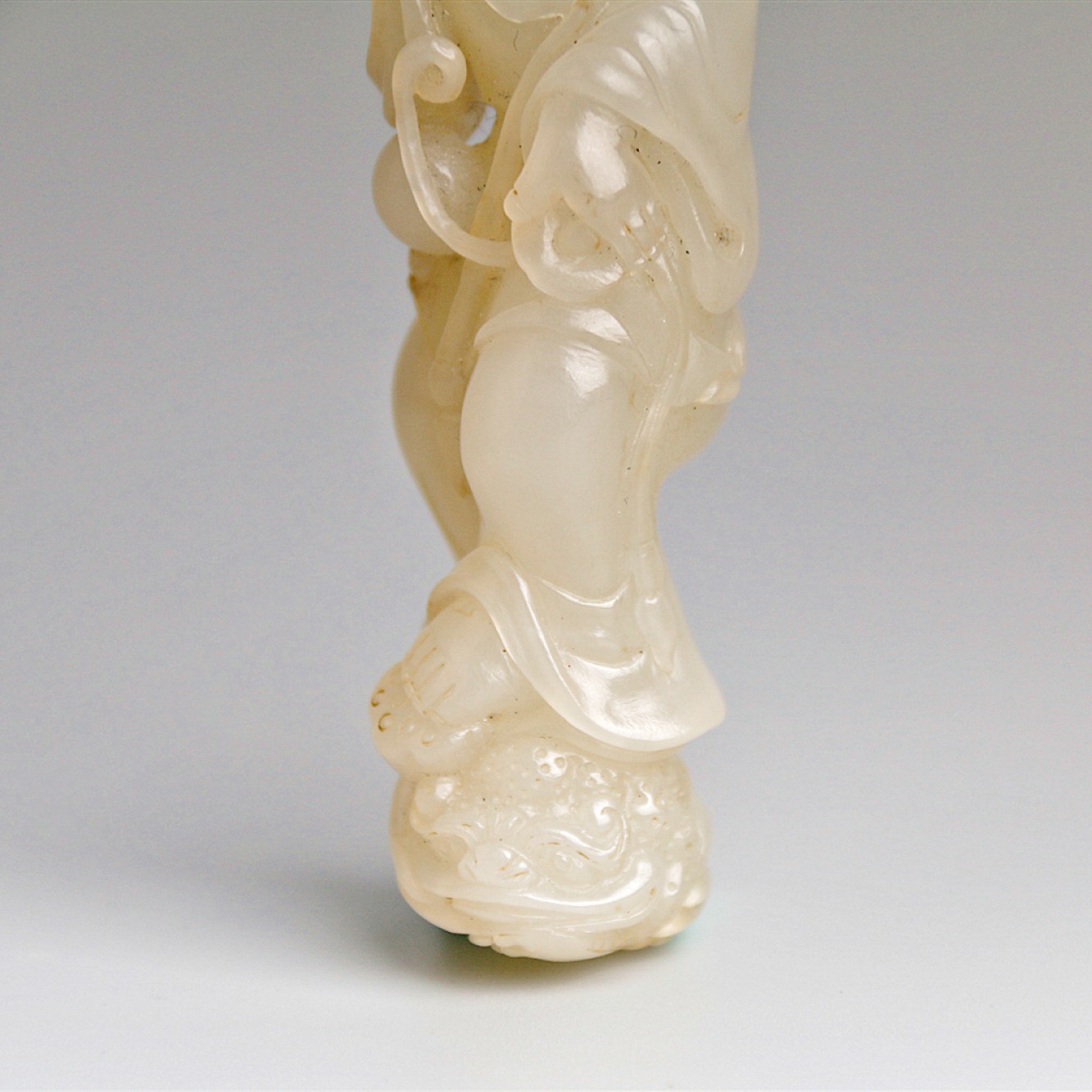 2023惠民拍卖会——国升推荐专场 刘海戏金蟾玉雕 清 2.3*9.3cm W:65g