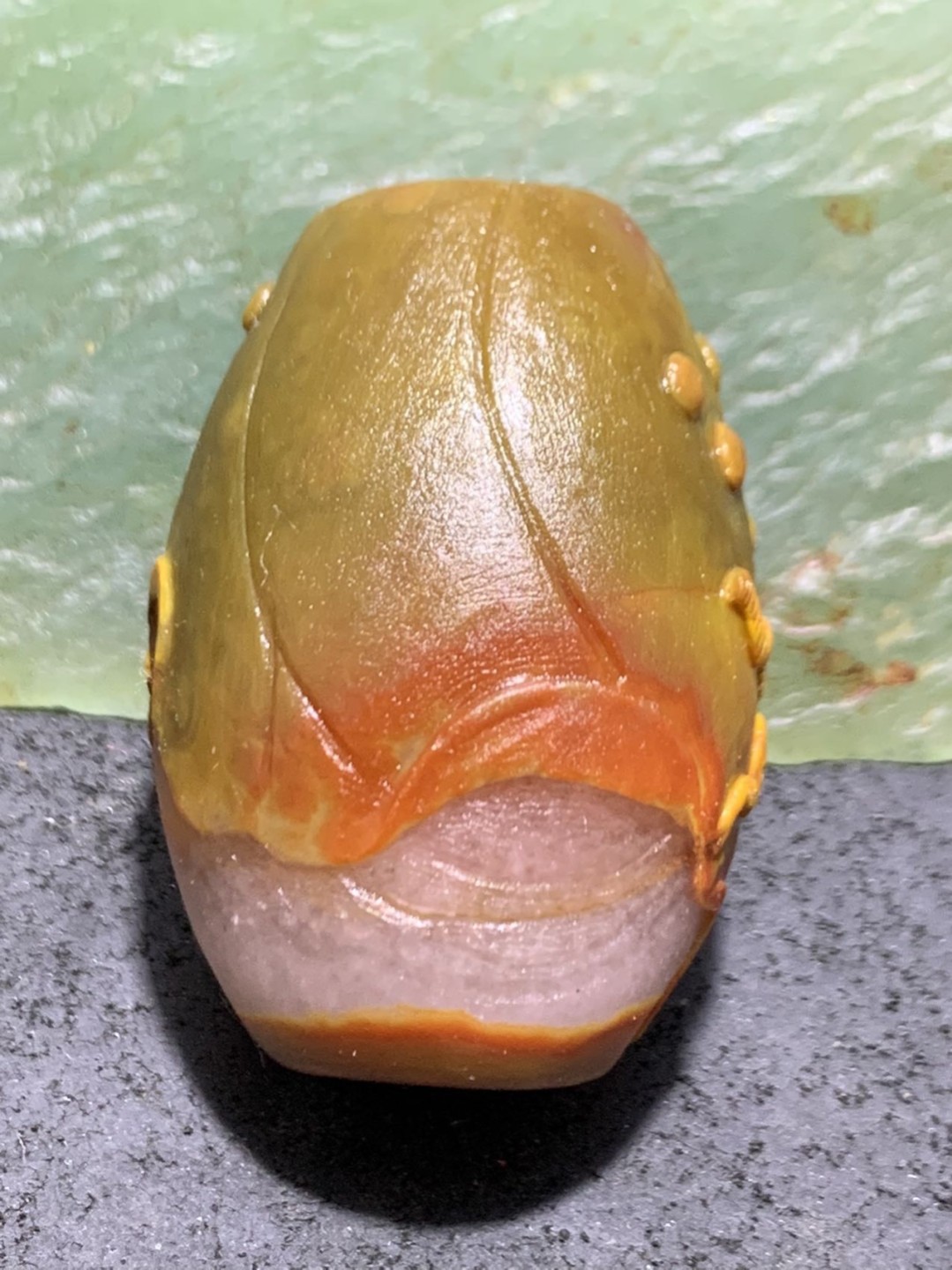 精美亚光冰飘战国红玛瑙手工雕刻春蚕大勒子一个，