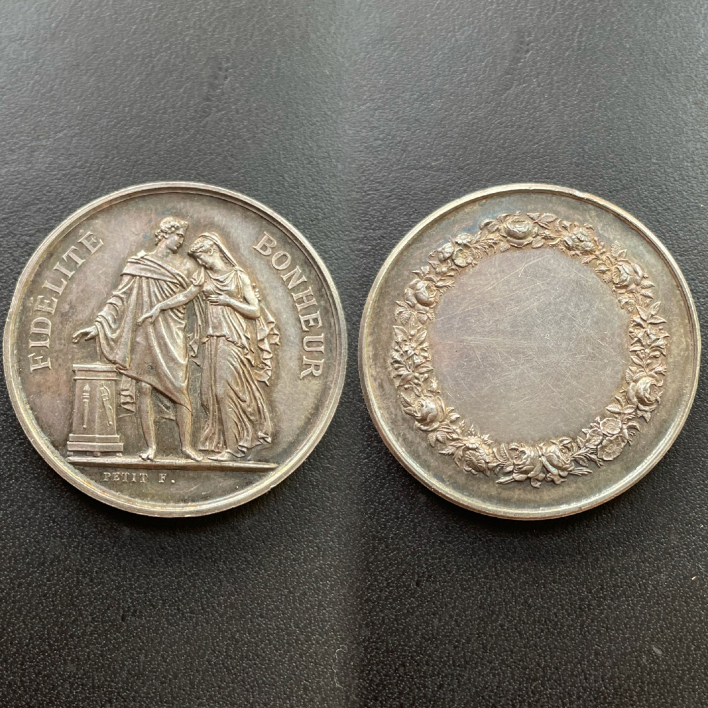 欧洲章牌-拍卖第24场 法国婚礼银章 直径：34 mm ，16 g