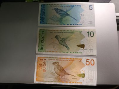 【专场20230607】热得不能再热了——热带国家钞/币专场 - 【拍品003F】荷属安的列斯1986-2016年5+10+50盾全新UNC