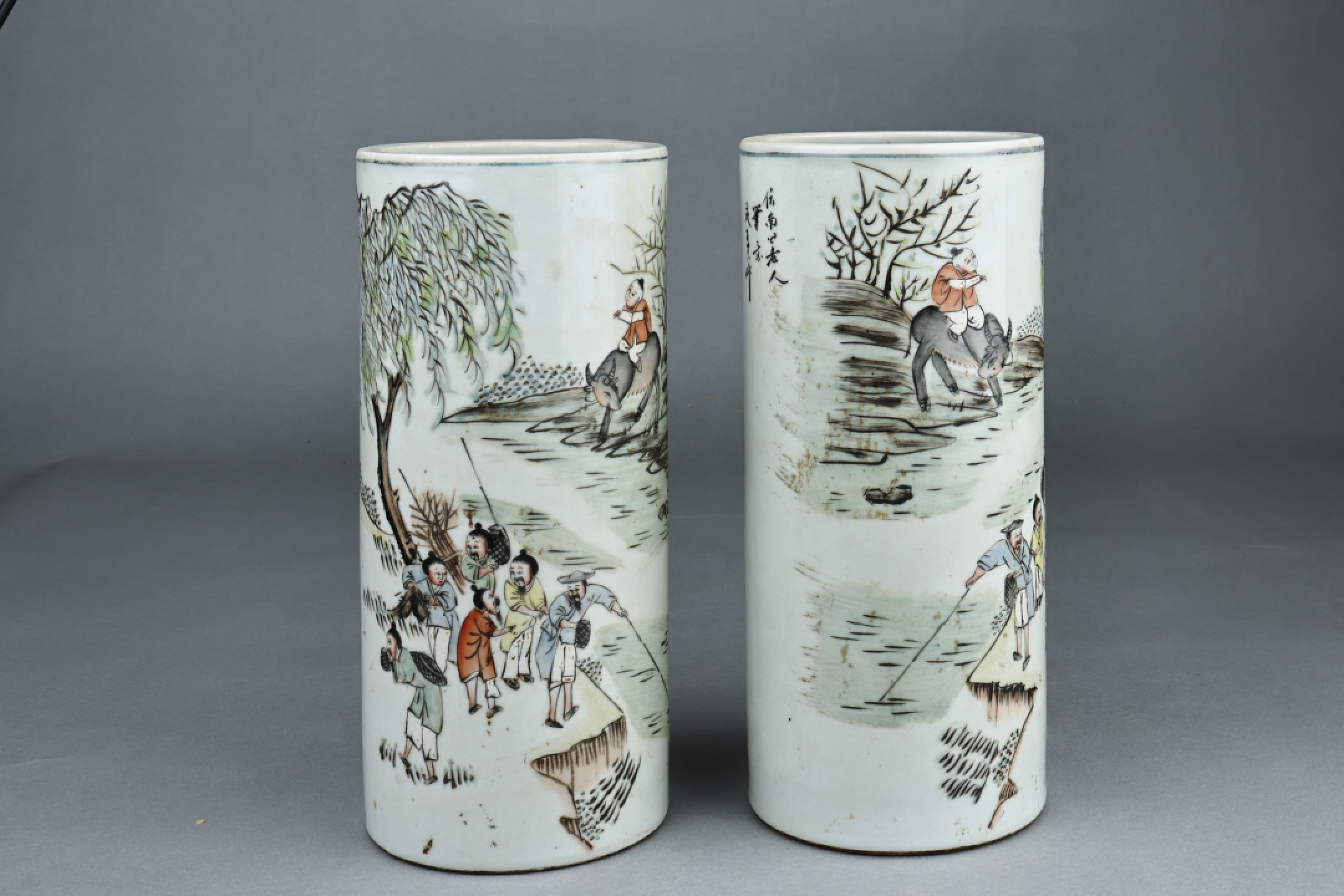 2023惠民拍卖会——国升推荐专场 粉彩“打渔图”笔筒一对 民国 H27cm