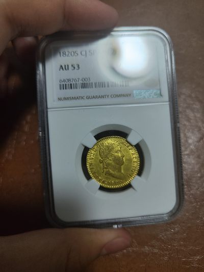 【希罗维】第3场：丝路钱币和工业革命时期金银币的碰撞 - NGC-AU53 西班牙1820年 费尔南多七世2埃斯库多金币 非常稀少的版式 品相细节都一流 严重低评，个人觉得55应该是没有问题。整体的观感是很不错的，然后在字母周围也都有转光。