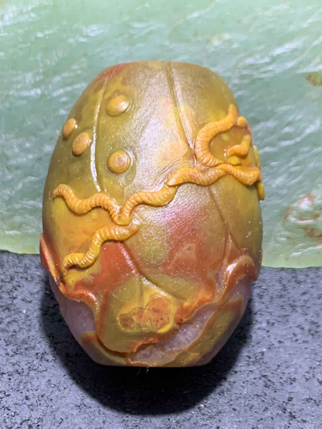 精美亚光冰飘战国红玛瑙手工雕刻春蚕大勒子一个，