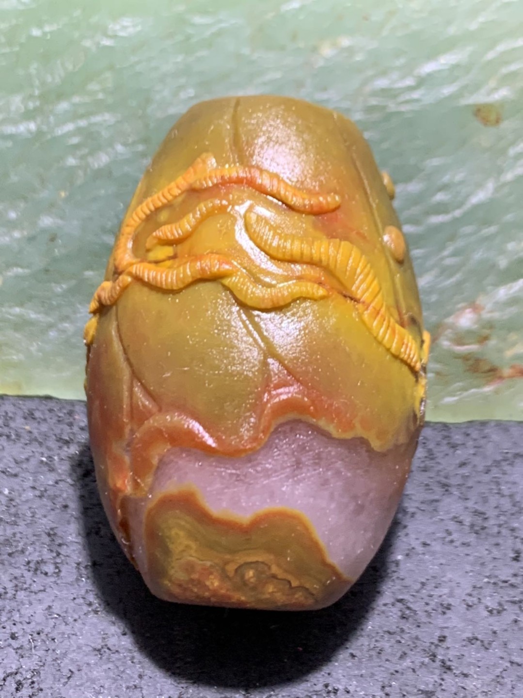 精美亚光冰飘战国红玛瑙手工雕刻春蚕大勒子一个，