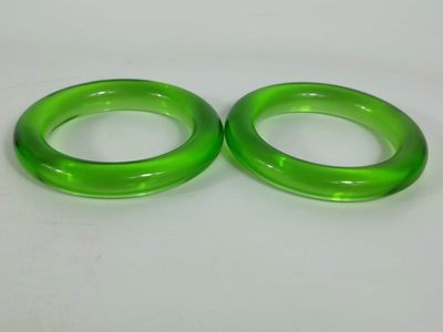 楠木描金盒装宝石手镯 ，晶莹剔透，光彩夺目，硬度达九以上，精美漂亮，佩戴大气！ 楠木描金盒装宝石手镯 ，晶莹剔透，光彩夺目，硬度达九以上，精美漂亮，佩戴大气！