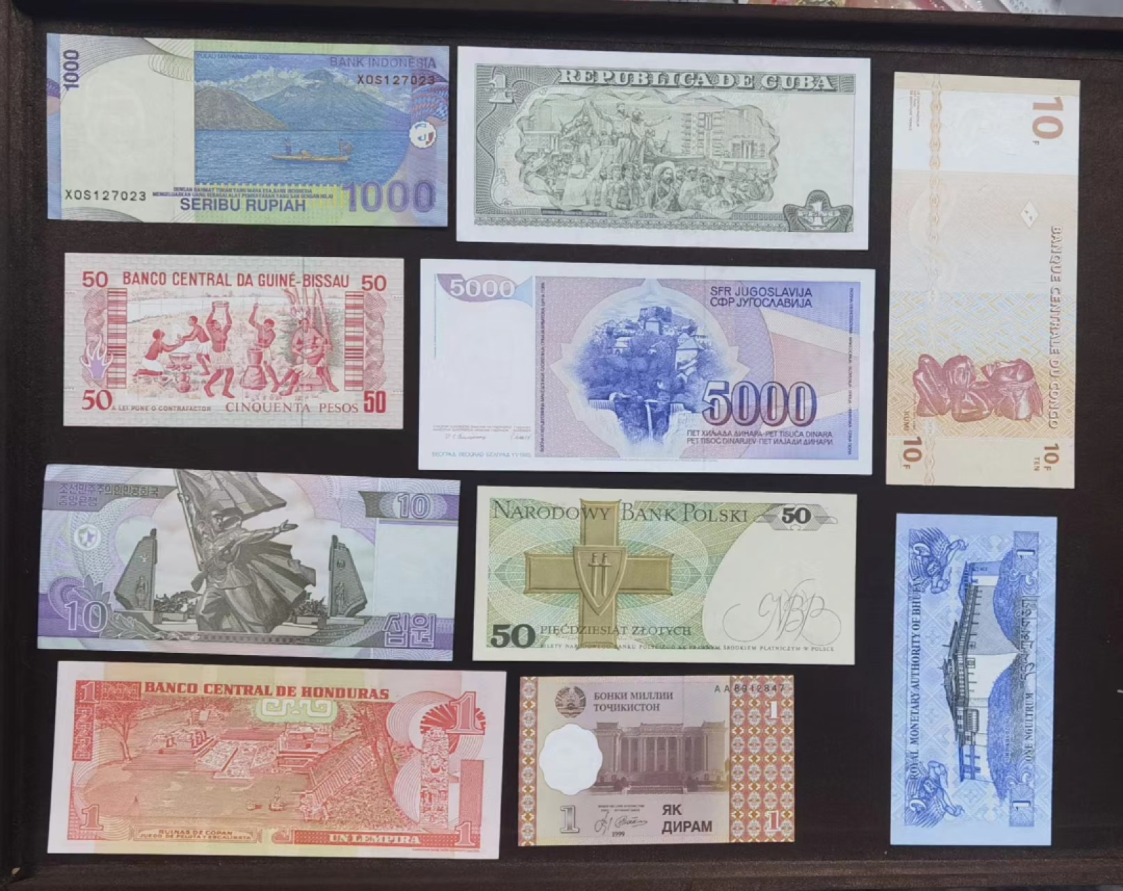 北京马甸外国币专卖微拍第九十九期，外国纸币币专场，陆续上新，欢迎关注 散纸币10張之九