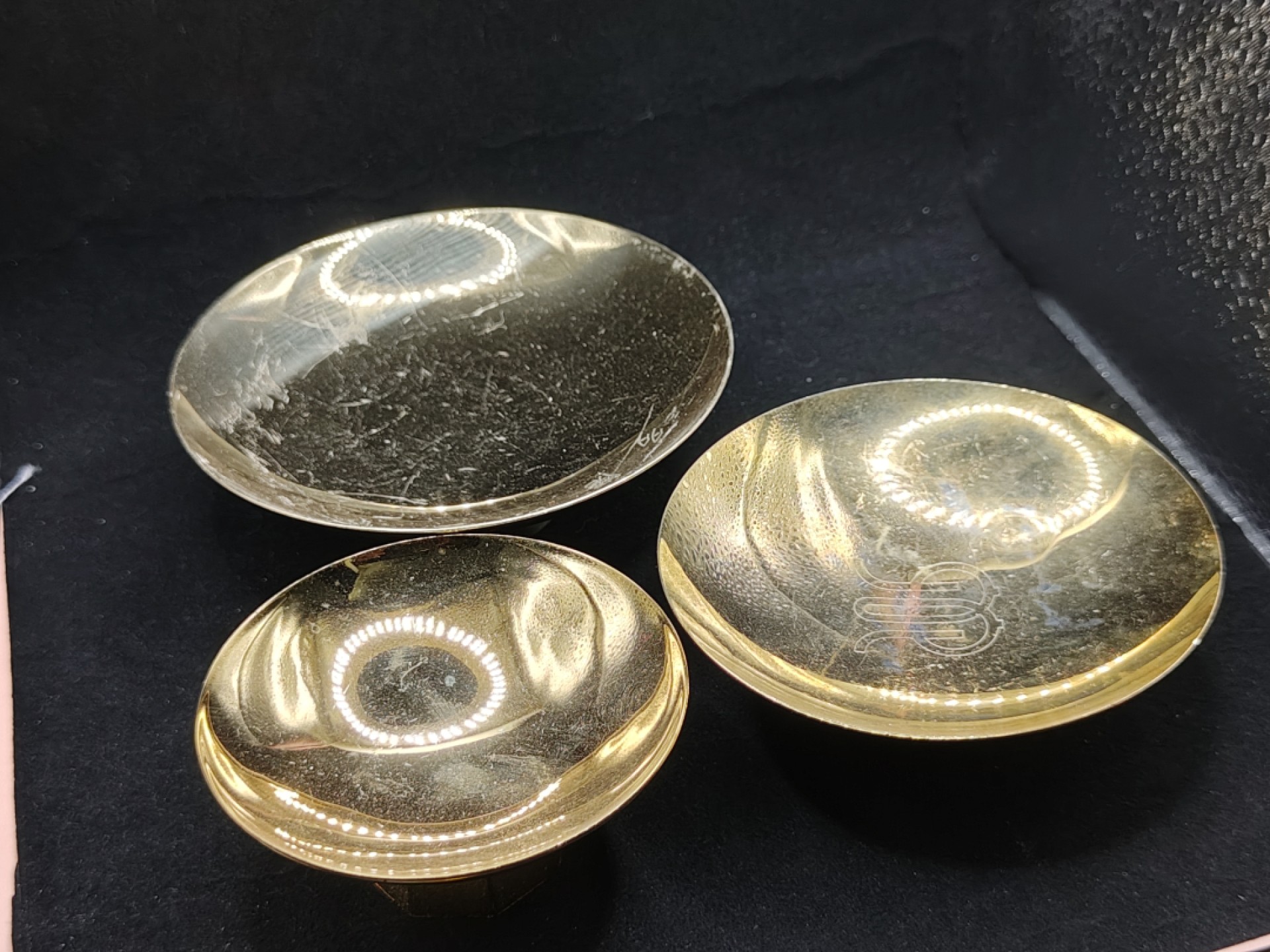 全场0元起拍 第64期 咸鱼国勋章拍卖专场 6月14日（周三）下午6：00开始 日本24k镀金金杯一套三个 大号