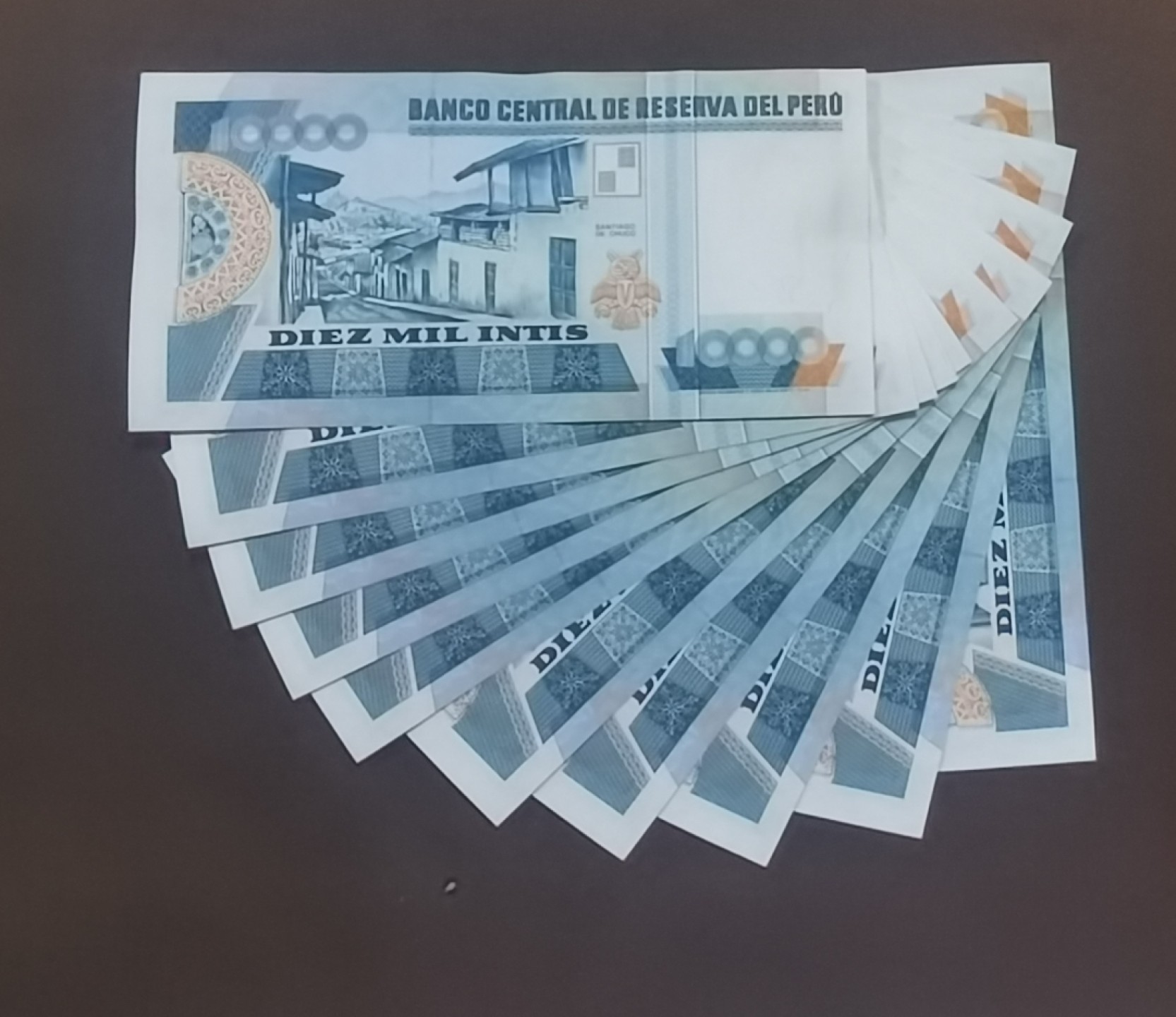 北京马甸外国币专卖微拍第九十九期，外国纸币币专场，陆续上新，欢迎关注  秘鲁万元钞10张全新