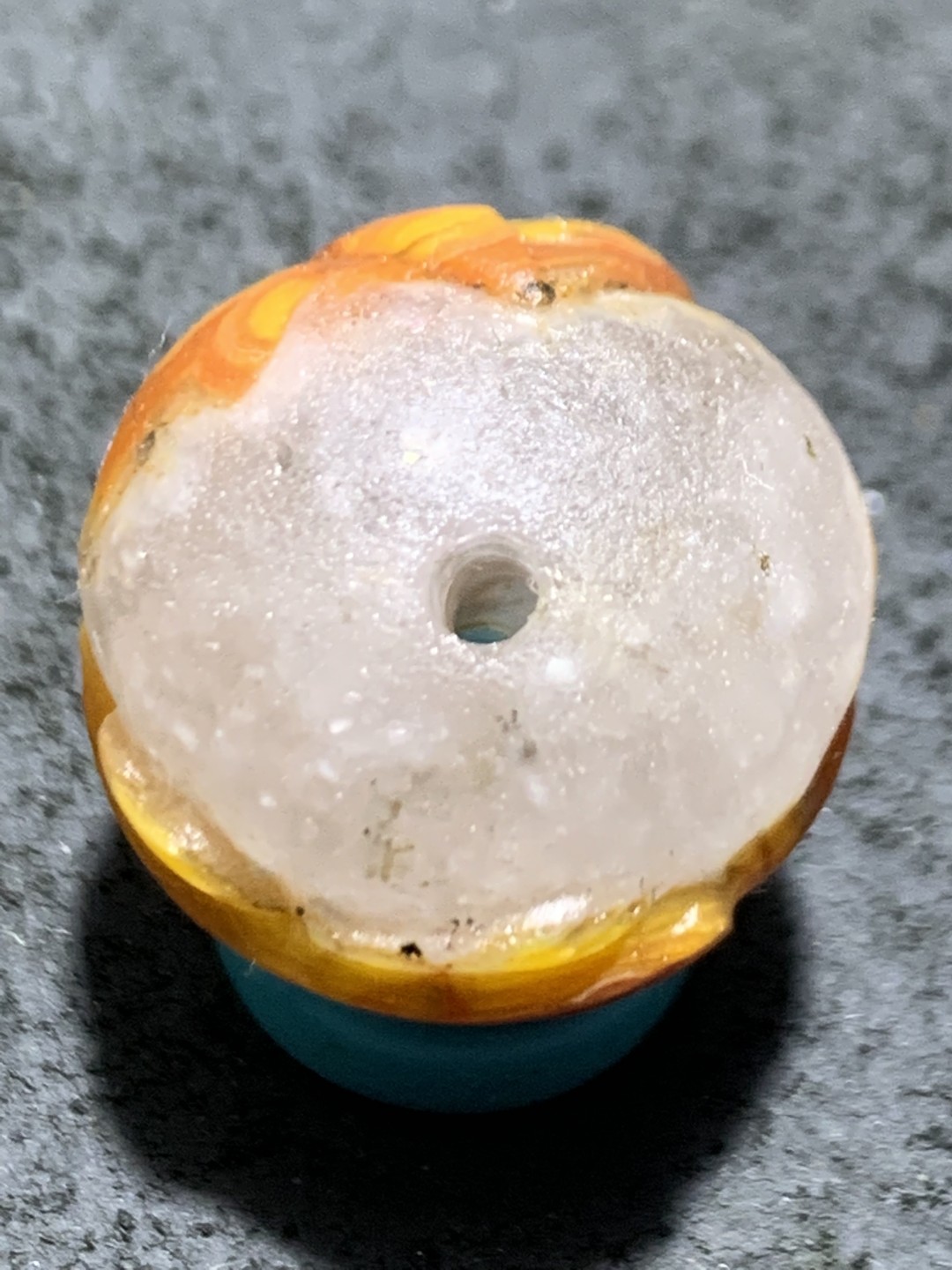 精美冰飘亚光战国红玛瑙手工俏色巧雕金钱龟珠一颗！