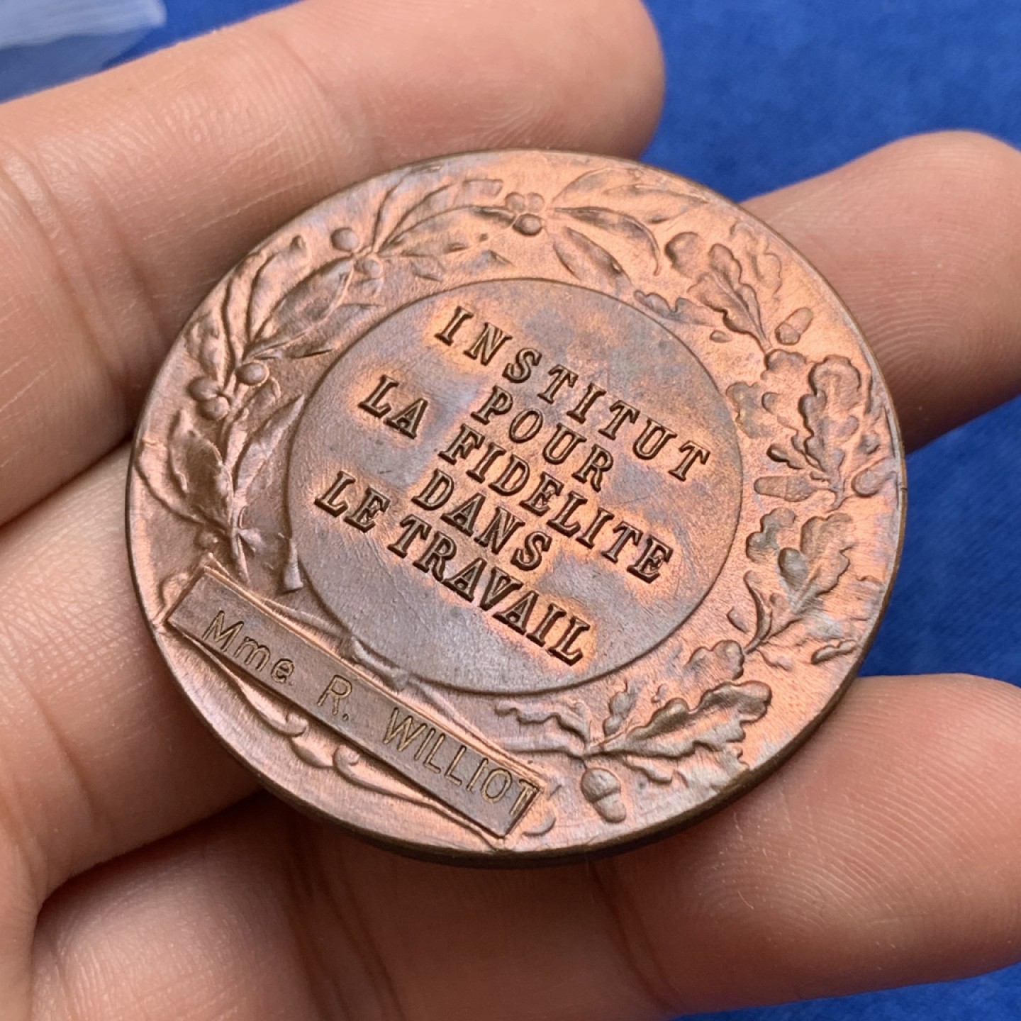 《竞宝斋》第173场-周日，周一2场 (全场包邮) 法国戎装 女神 铜章 28.5克 41.4mm 直径 细节见图