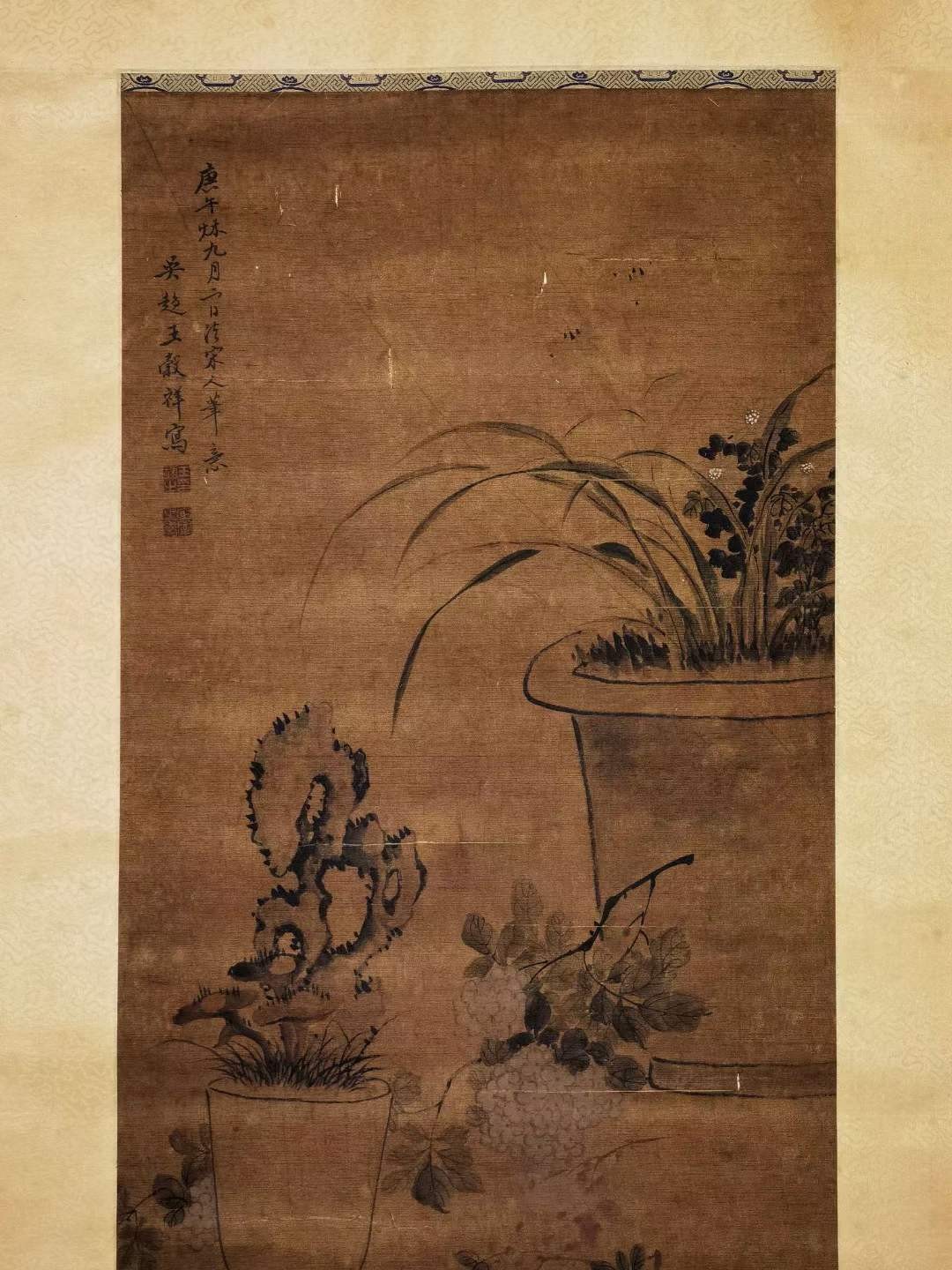 王毂祥绢本花草图立轴。王毂祥，明朝画家。王谷祥， 汉族，字禄之，号酉室，明朝长洲人。 王毂祥绢本花草图立轴。王毂祥，明朝画家。王谷祥， 汉族，字禄之，号酉室，明朝长洲人。