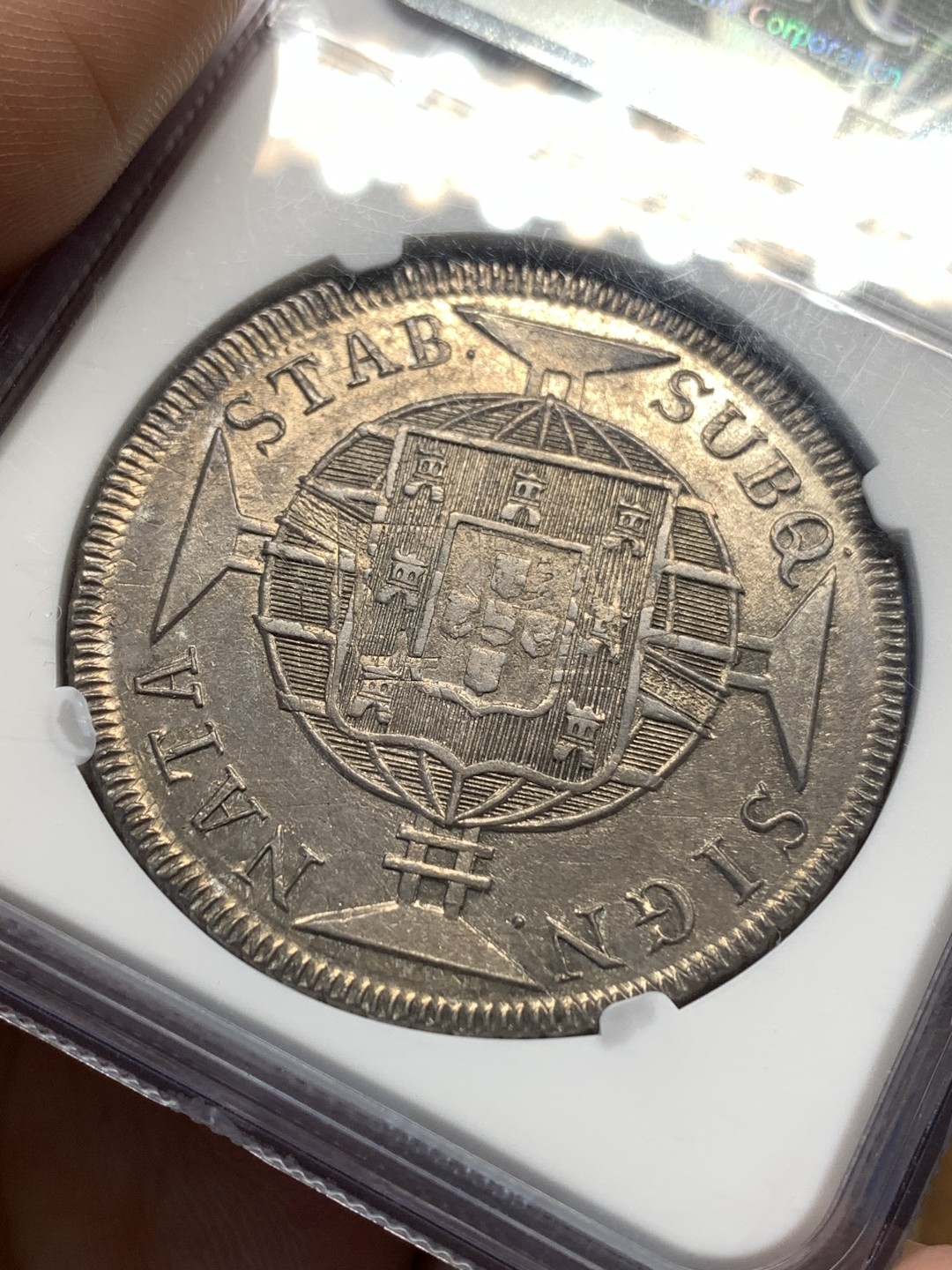 《竞宝斋》第173场-周日，周一2场 (全场包邮) NGC AU58 葡属巴西 1820-R 地球960瑞斯 大银 漂亮包浆 底光舒服 打制清晰 热门上涨品种