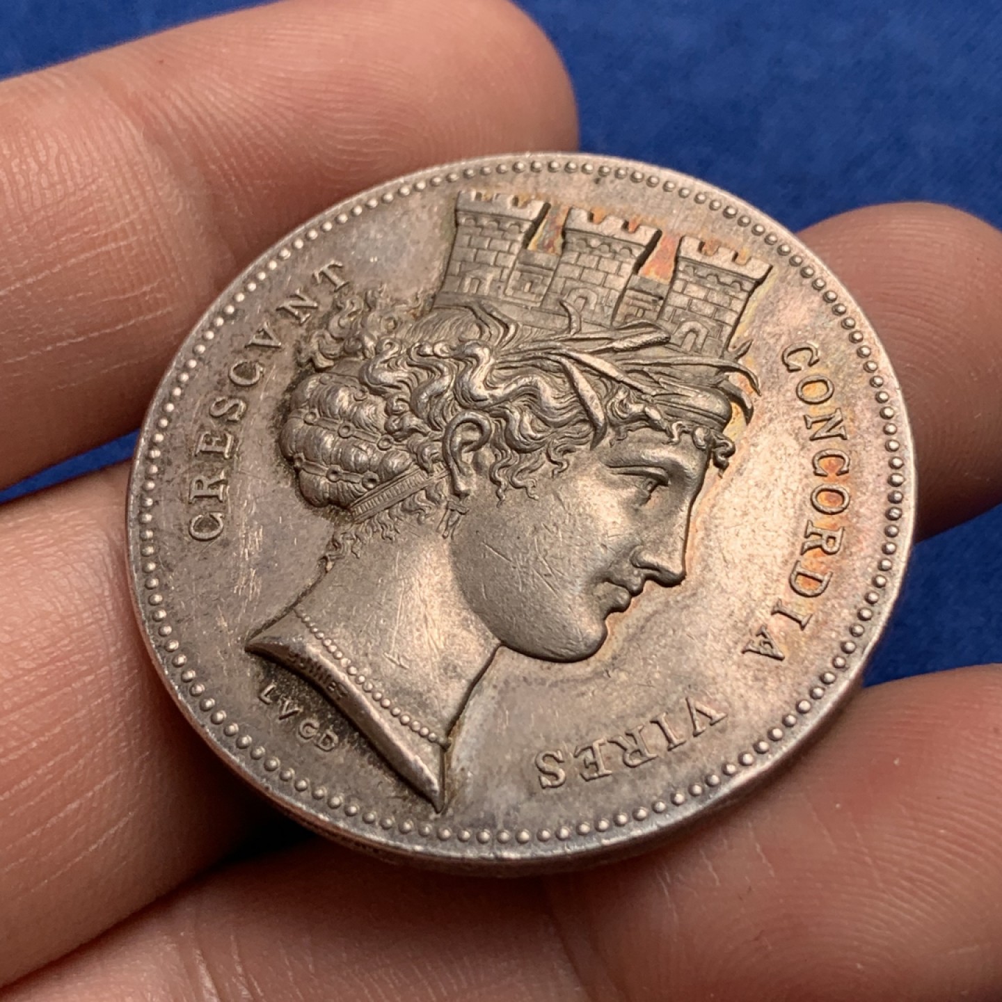 《竞宝斋》第173场-周日，周一2场 (全场包邮) 1868年 法国城市建设女神大银章 正宗养眼老五彩 高浮雕（厚4.2mm） 重28.78g 37mm