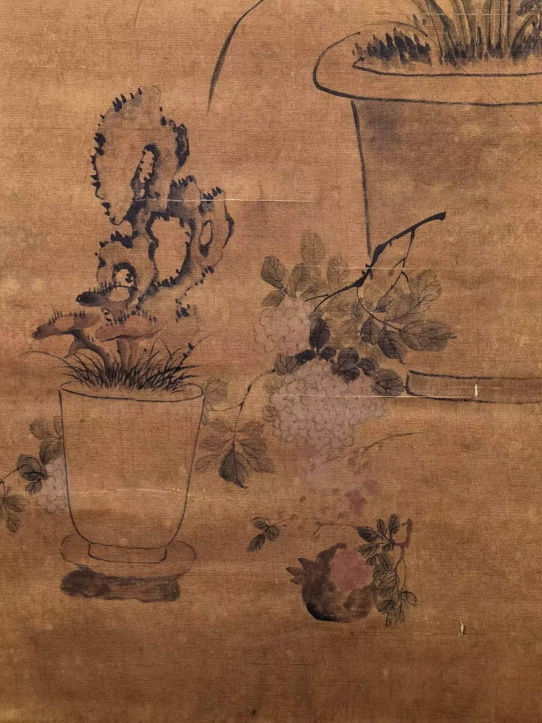 王毂祥绢本花草图立轴。王毂祥，明朝画家。王谷祥， 汉族，字禄之，号酉室，明朝长洲人。 王毂祥绢本花草图立轴。王毂祥，明朝画家。王谷祥， 汉族，字禄之，号酉室，明朝长洲人。