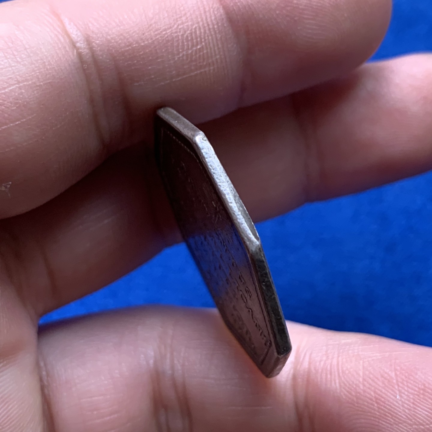 《竞宝斋》第173场-周日，周一2场 (全场包邮) 法国 1785 路易十六 神职人员大会和宗教圣牌八角银质代币 13.6克 32毫米