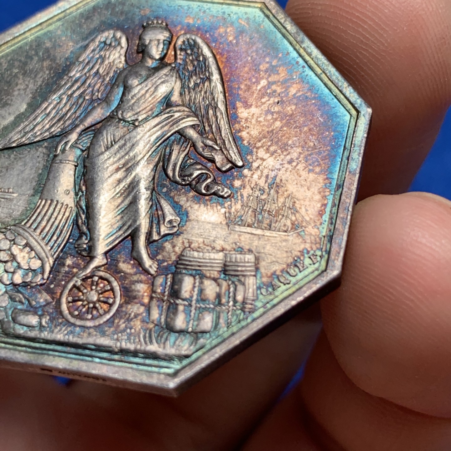 《竞宝斋》第173场-周日，周一2场 (全场包邮) 法国八角银质代币，勒阿弗尔海上保险公司，“带翅膀的蒙眼烽火女”，经典品种，23.58g，36.3mm，手指边铭，五彩包浆