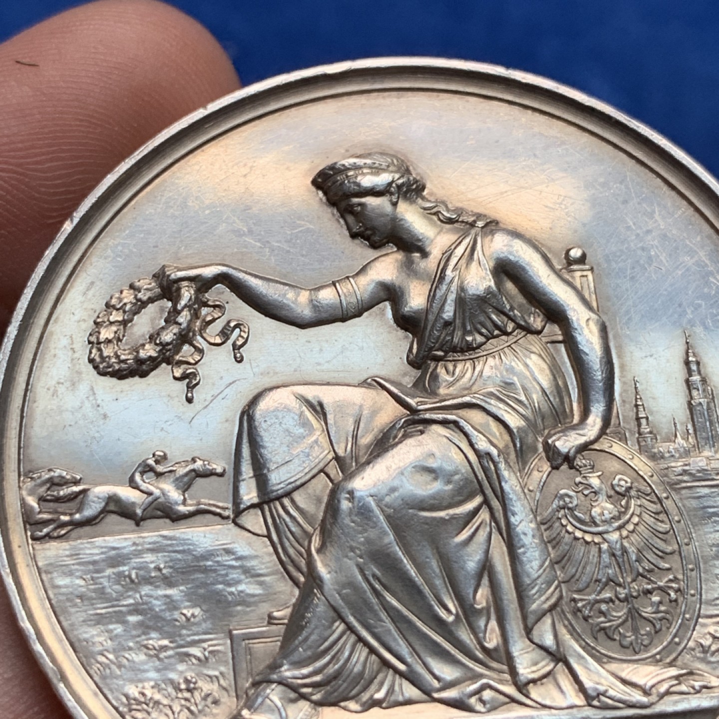 《竞宝斋》第173场-周日，周一2场 (全场包邮) 德国 1822 威廉一世 赛马比赛 大银章 50.5 mm，58.3克