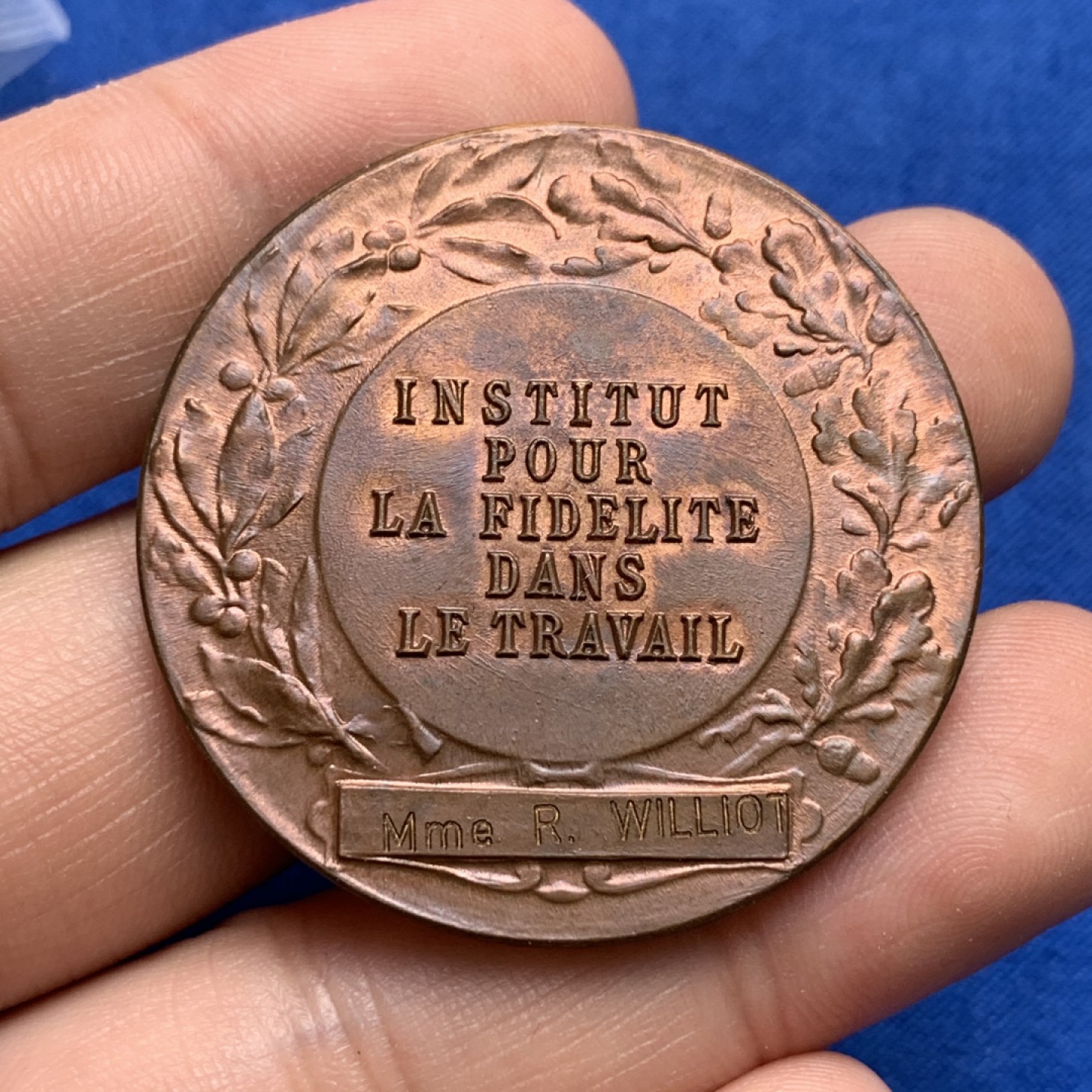 《竞宝斋》第173场-周日，周一2场 (全场包邮) 法国戎装 女神 铜章 28.5克 41.4mm 直径 细节见图