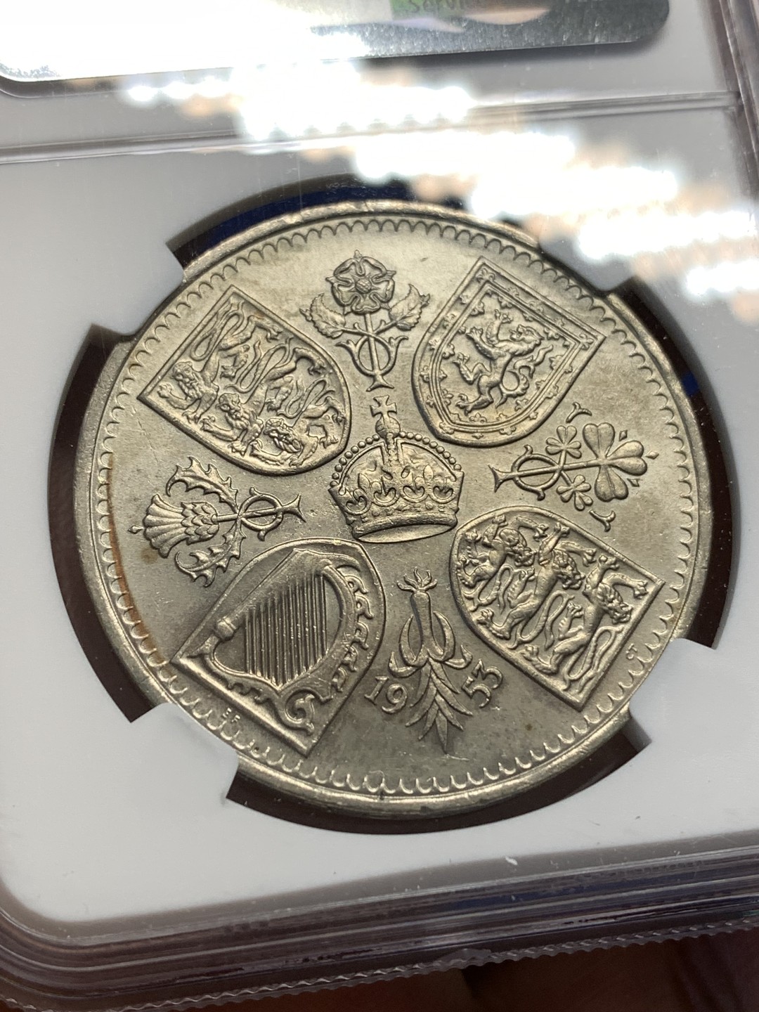 《竞宝斋》第173场-周日，周一2场 (全场包邮) NGC-MS63 英国1953年伊丽莎白二世登基纪念克朗 转光强烈 浅橙色包浆 厚重克朗 女王英姿飒爽