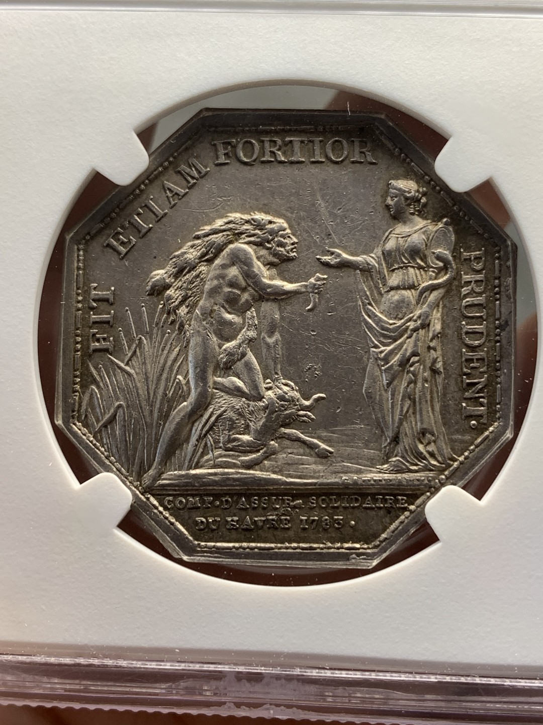 《竞宝斋》第173场-周日，周一2场 (全场包邮) NGC AU55 罕见 1783 勒阿弗尔保险 八角银制代币 早期品种 背面惊人