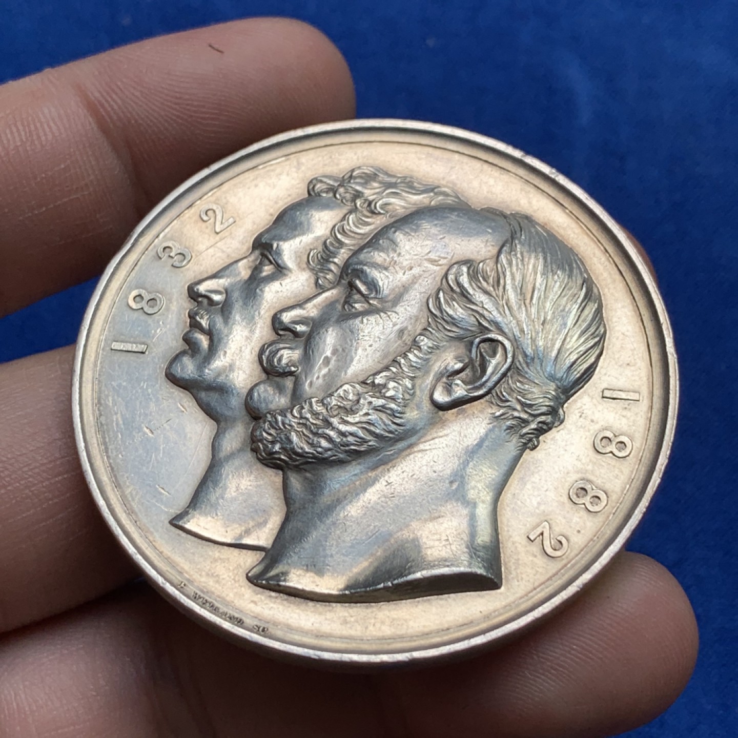 《竞宝斋》第173场-周日，周一2场 (全场包邮) 德国 1822 威廉一世 赛马比赛 大银章 50.5 mm，58.3克