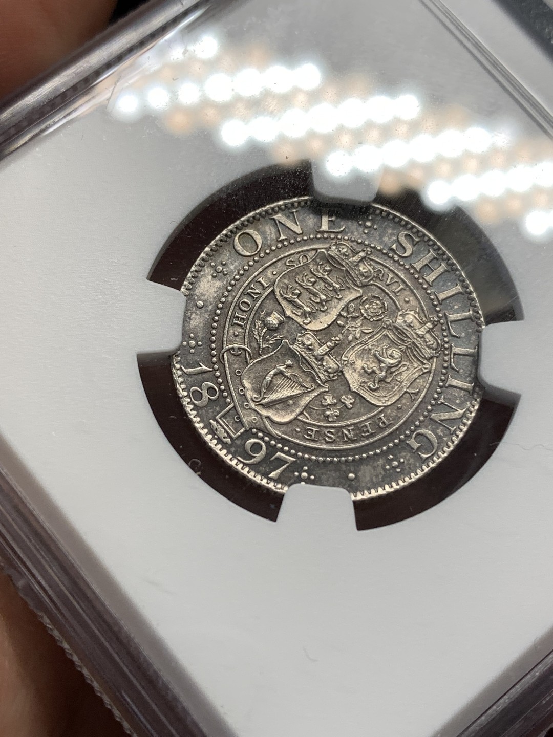 《竞宝斋》第173场-周日，周一2场 (全场包邮) NGC MS61 英国 1897维多利亚女王 披纱版 1先令银币 包浆好 状态好于分数